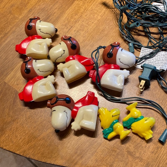 Snoopy set of string lights. Great shape. Vintage - Picture 1 of 4